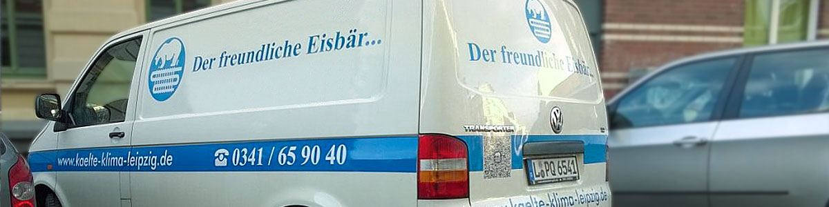 Transporter des Kälte-Klima-Fachbetriebs Der freundliche Eisbär...e.K im Einsatz