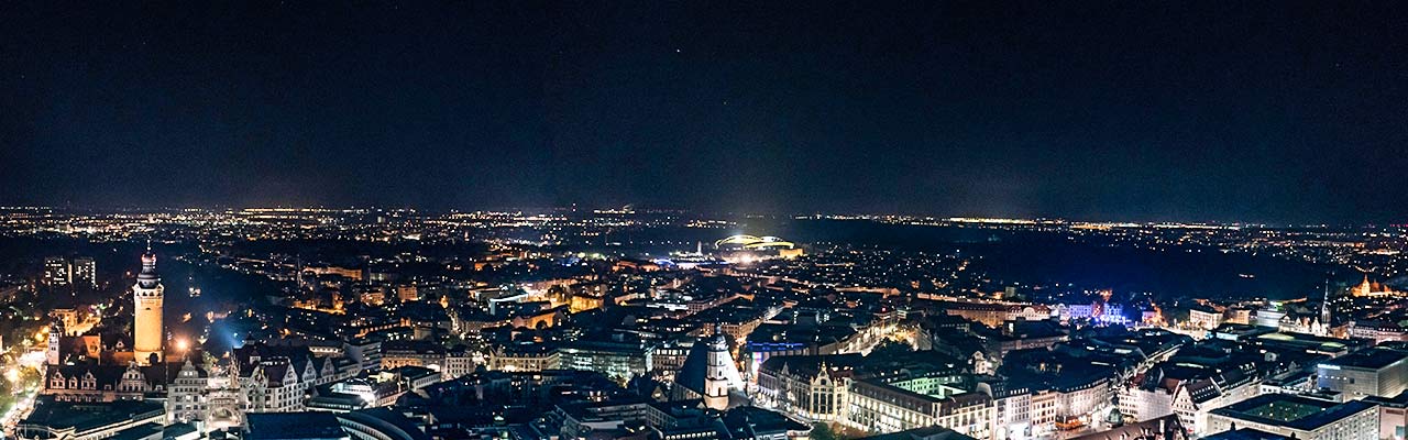 Luftbild vom Leipziger Zentrum bei Nacht